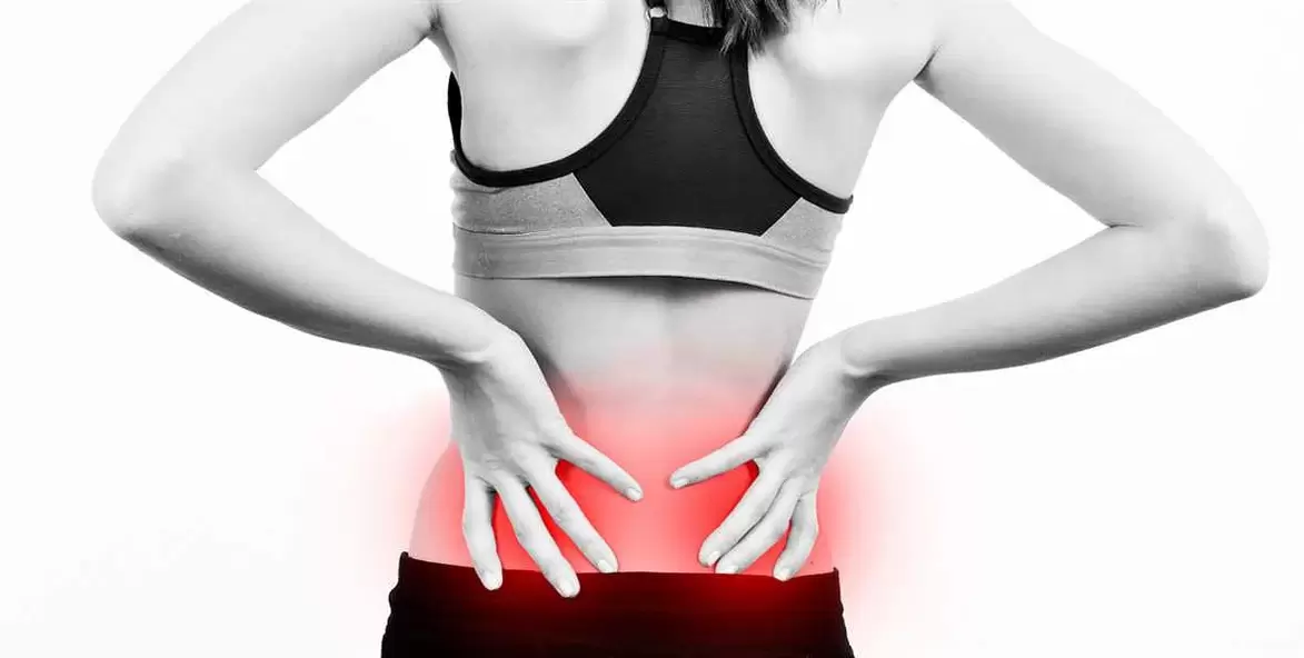 Dor na rexión lumbar, que se pode aliviar con exercicios e a posición correcta do corpo